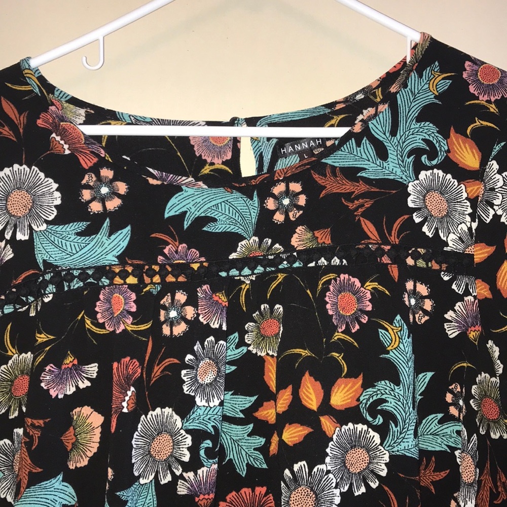 Floral top - Picture 4 of 8